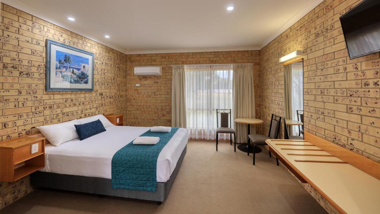 Mulga Country Motor Inn Charleville-Mézières Exterior foto