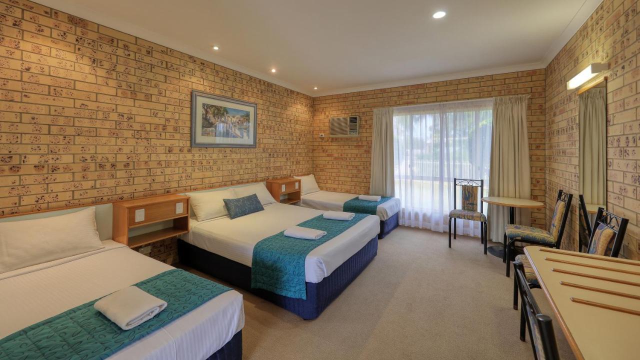 Mulga Country Motor Inn Charleville-Mézières Exterior foto