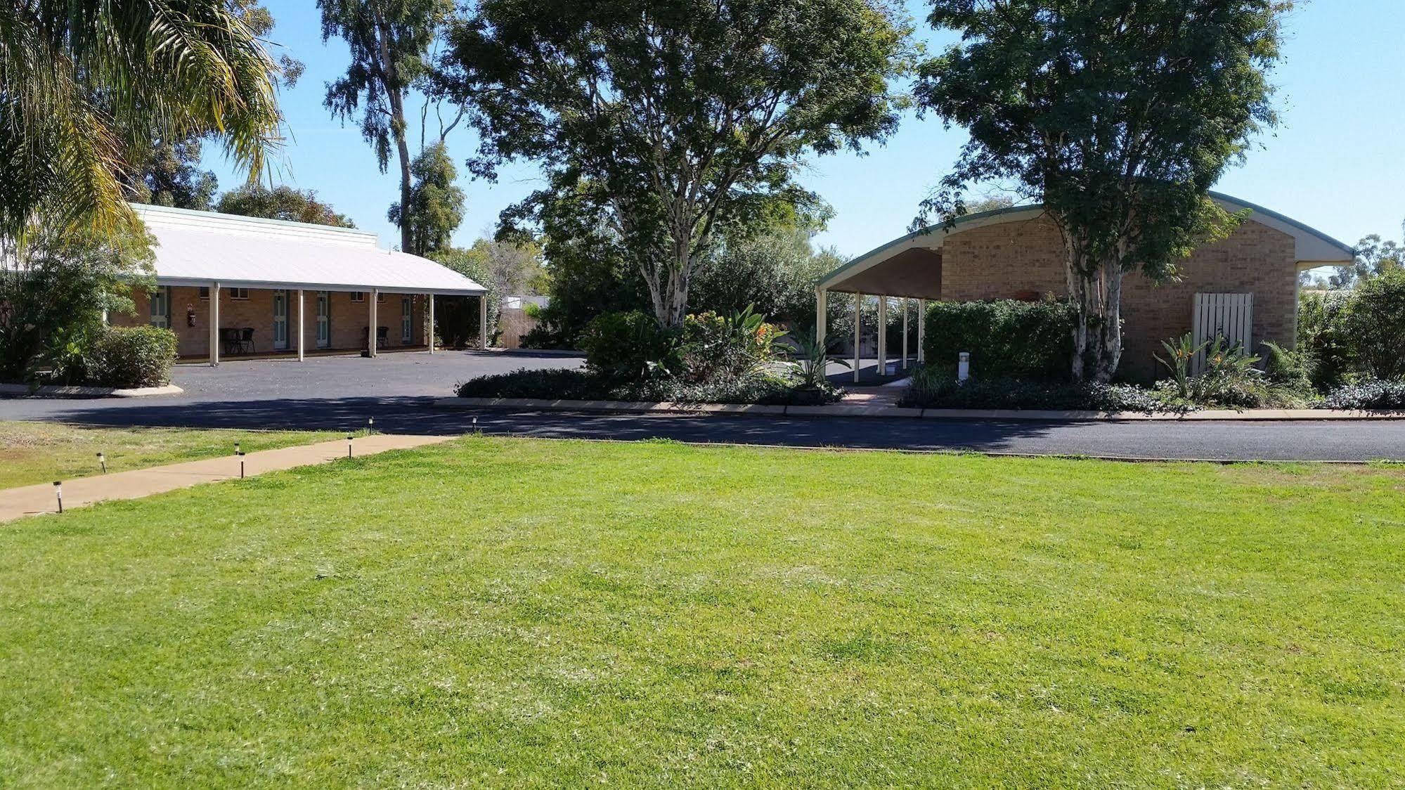 Mulga Country Motor Inn Charleville-Mézières Exterior foto